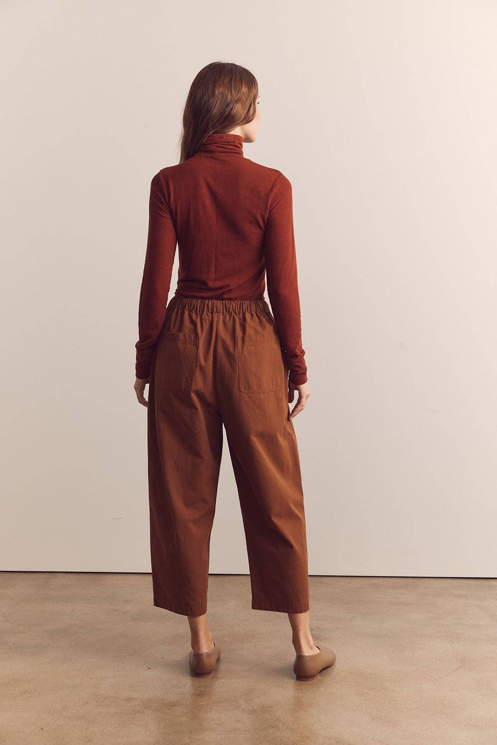 Amente Pleated Drawstring Pants in Red Bean