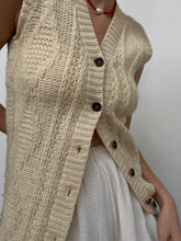 Load image into Gallery viewer, Wool Cable Knit Vest
