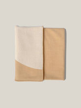 Load image into Gallery viewer, Manifatura - CREMA Throw

